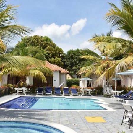 Condominio Atlantis Coveñas エクステリア 写真