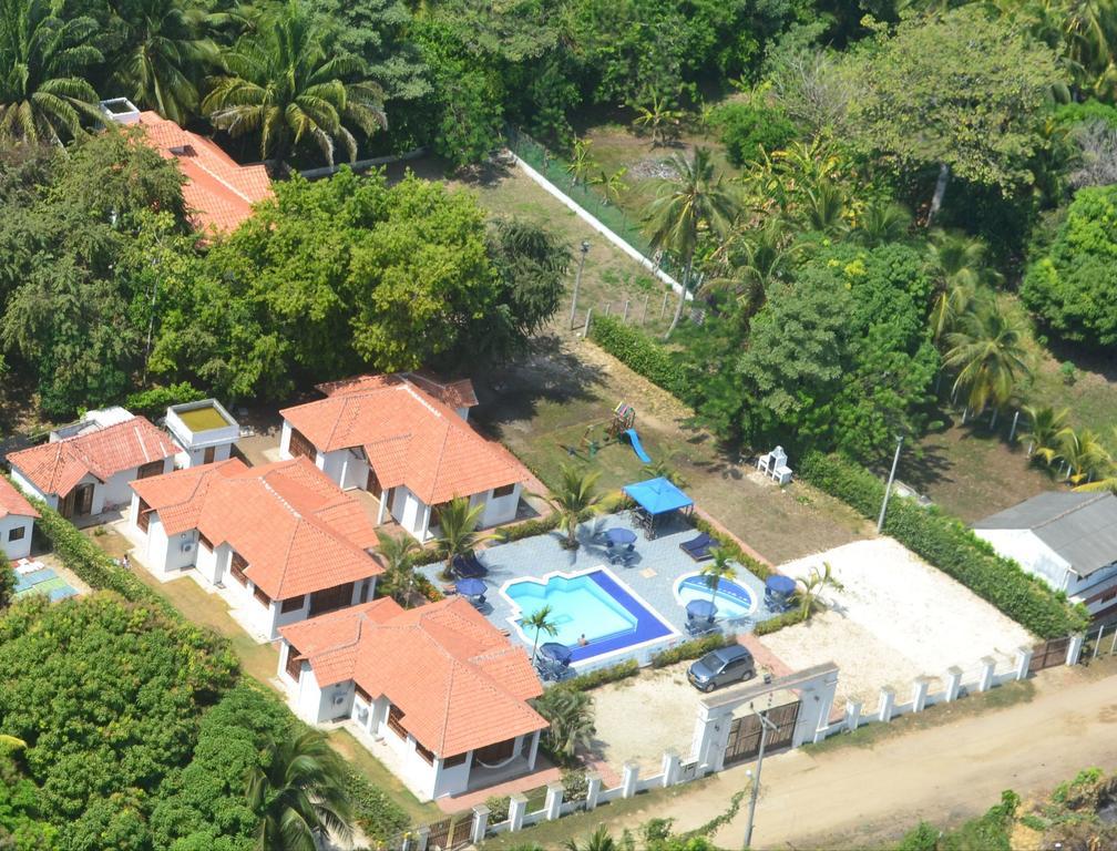 Condominio Atlantis Coveñas エクステリア 写真